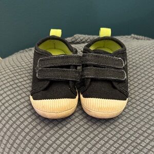 Cat & Jack- Black Kids Shoes. Toddler Size 4. Gently Used Condition.